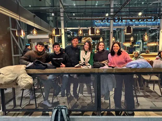 Grupo durante el free tour en Oslo